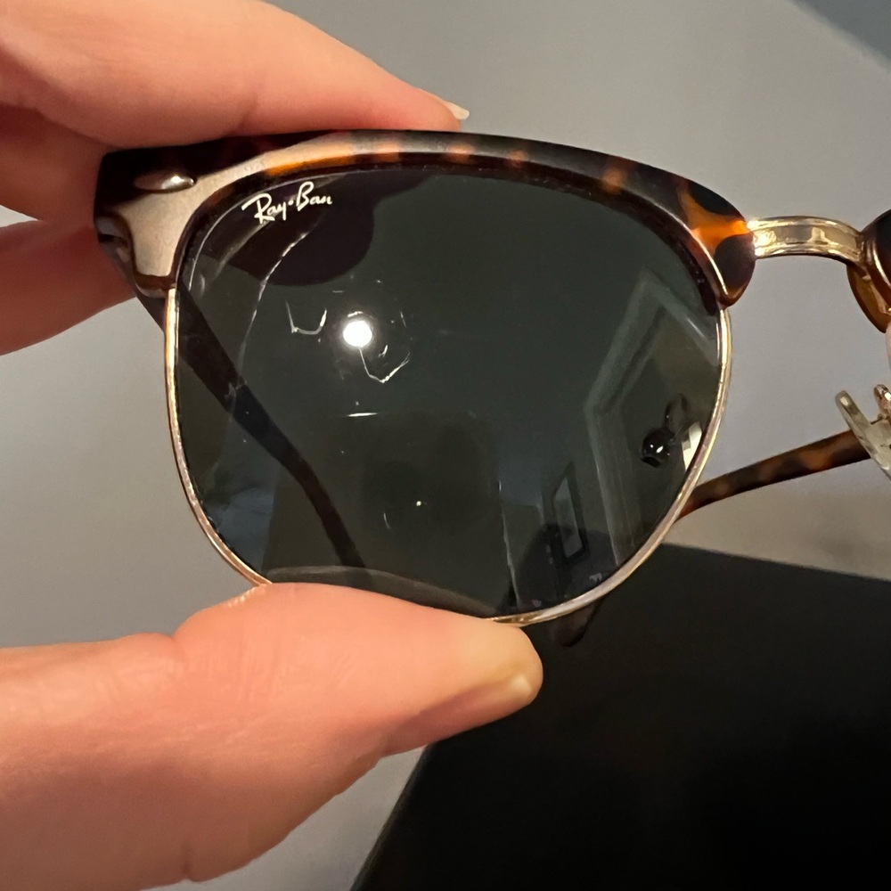 Ray-Ban Clubmaster Classic Polished Tortoise on Gold Sunglasses - Picture 7 of 16